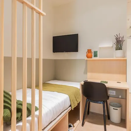 Well-Located Campus Rooms Near City Park-3