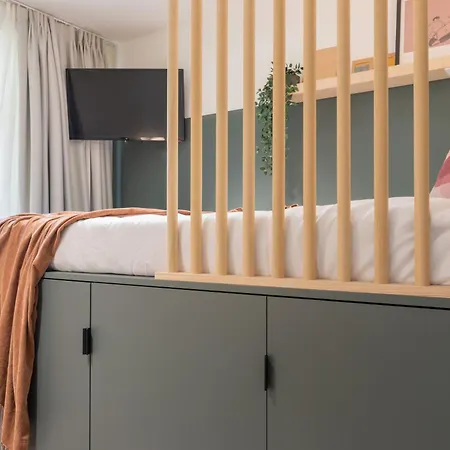 Well-Located Campus Rooms Near City Park-3